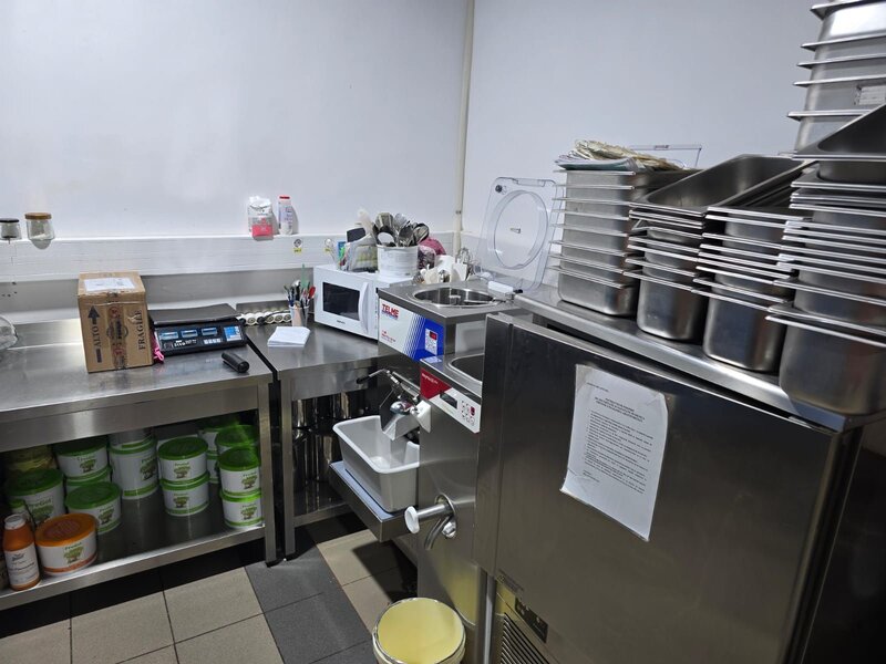 Dacia 0% comision spatiu comercial de inchiriat